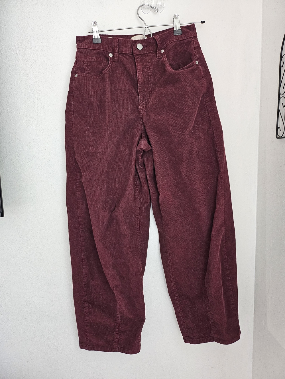 Women's Straight Leg Corduroy Pants in Burgundy Cotton